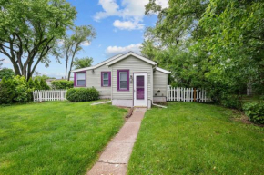 Cozy Cottage Home in Rock Island